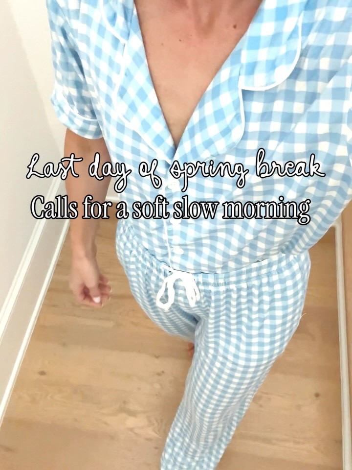 It’s one of those savor not waking up to the alarm one last time kidna morning ☀️

Recently came across these soft to the touch bamboo pjs for the entire family - had to try the gingham 💗🩵 

so many beautiful Grandmillennial style prints for moms and kids the keep you cool even in the warmer months - ✨comment LINKS and I will send you my favorites ☕️

If your like me you take a matching pj moment very seriously and these absolutely did not disappoint 👌

#matchingpjs #slowmorning #beachtime #grandmillenialstyle #blueandwhiteforever