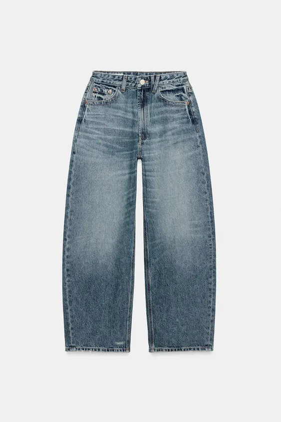 Model height: 178 cmMID-WAIST - BAGGYMid-waist jeans with belt loops and a five-pocket design. Fe... | Zara DE