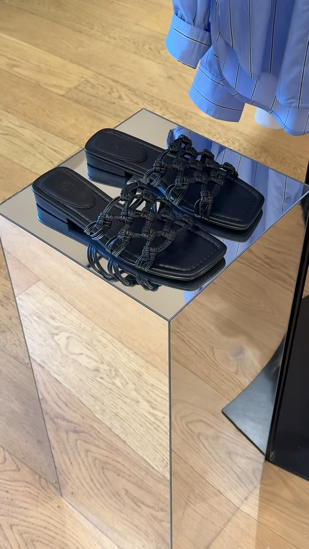 PSA Elka Collective’s Black Friday sale just went live and they have soo many goodies !! #workwardrobe #summer #officeoutfits 