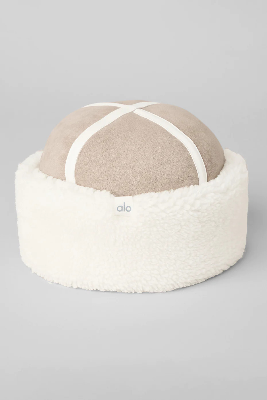 ALO | Winterfun Zhivago Hat in Oat/Ivory Beige | Alo Yoga (US)