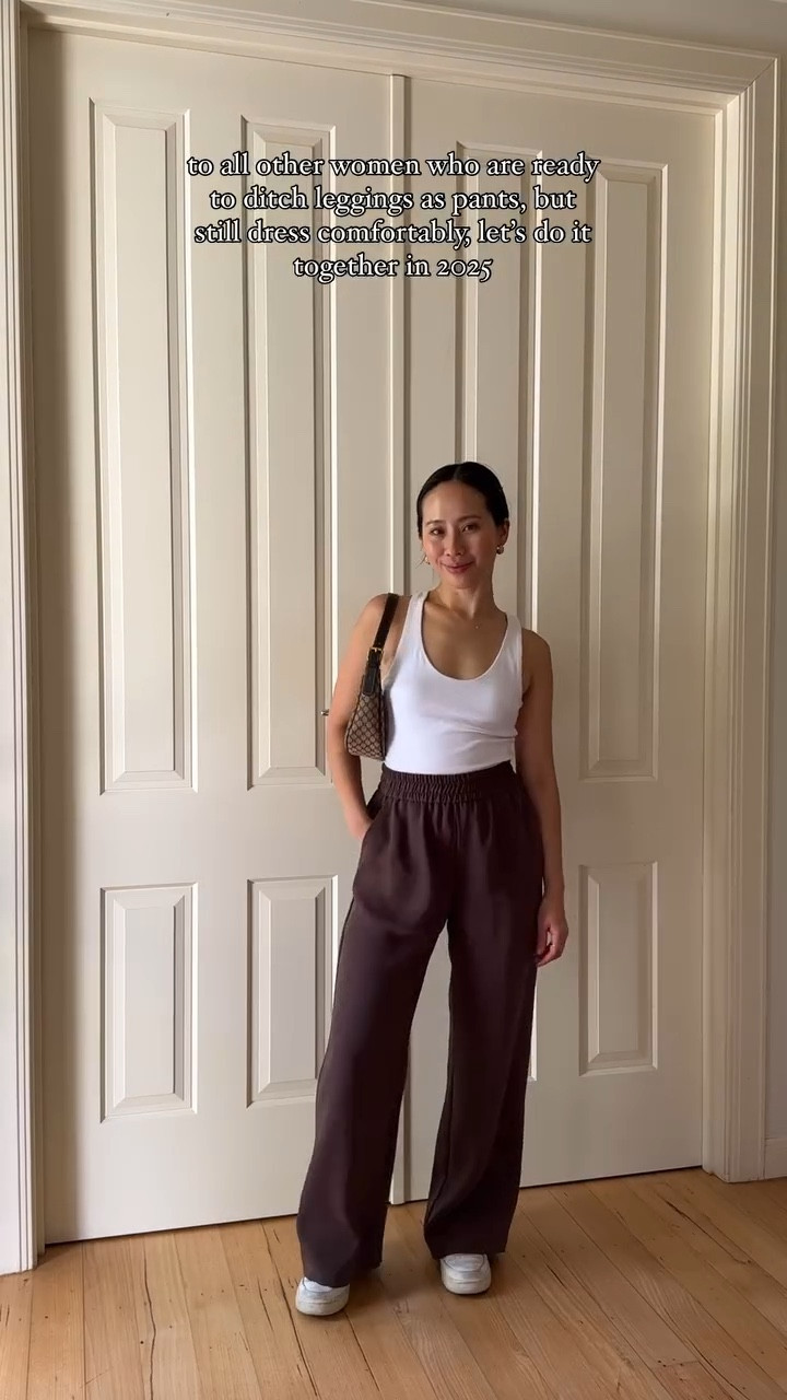 For everyone else who has been wearing leggings as pants for far too long 👀 challenging myself for 2025 to still be comfortable but look more put together every day 🫶🏻 I’ll be posting more simple outfits that can be recreated easily and be paired with basically everything in your wardrobe. We’ve got this 🤎🤎 
.
.
.
.
.
.
#petitefashionblogger #petitefashion #melbournefashionblogger #outfitreel #grwmoutfit #capsulewardrobechallenge #kookai #vintageceline #vintageluxury