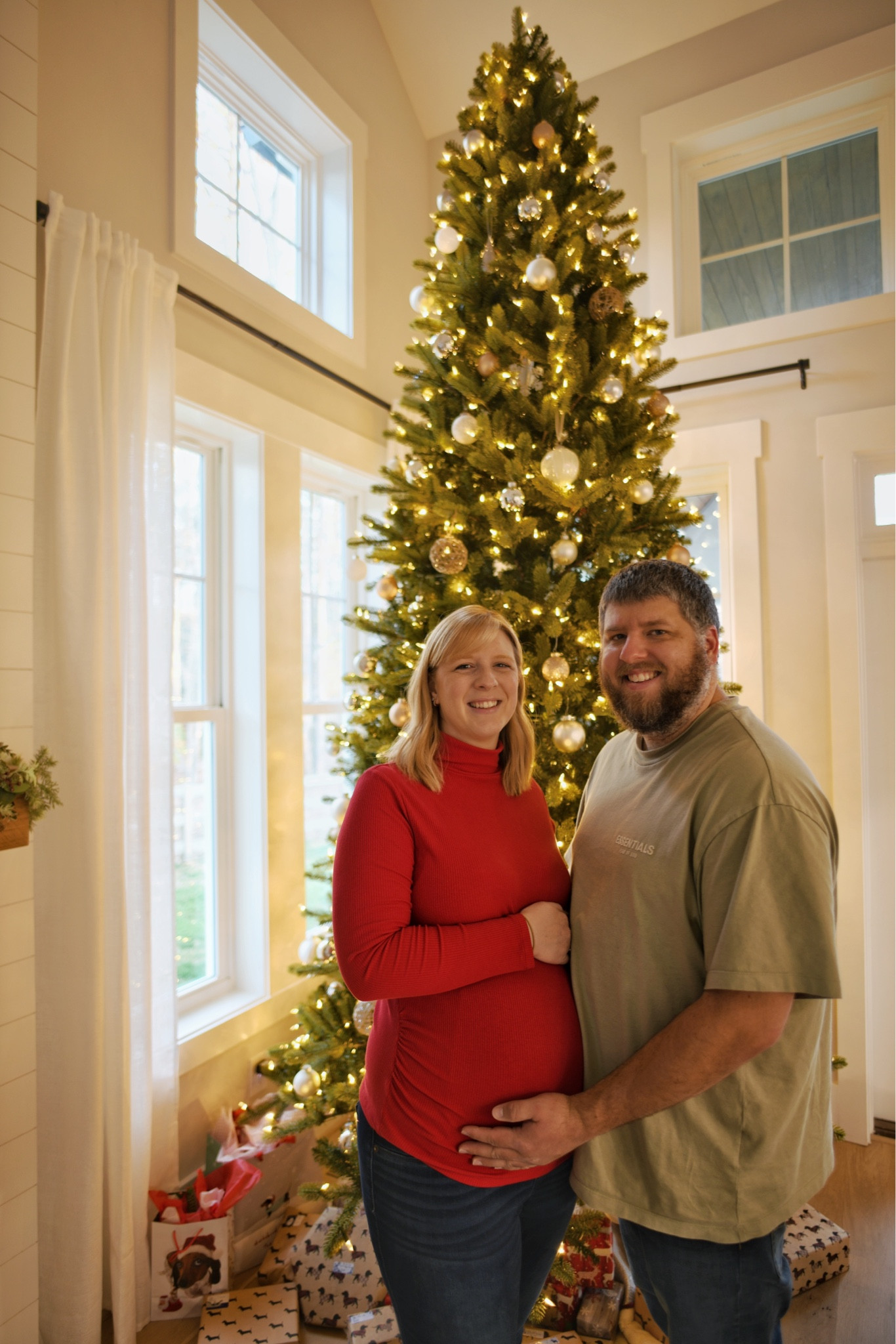 Merry Christmas and happy holidays from our growing family to yours! ❤️💚

Christmas, Christmas decor, Christmas decorations, holiday decor, Christmas tree 

#LTKHoliday #LTKSeasonal #LTKbump
