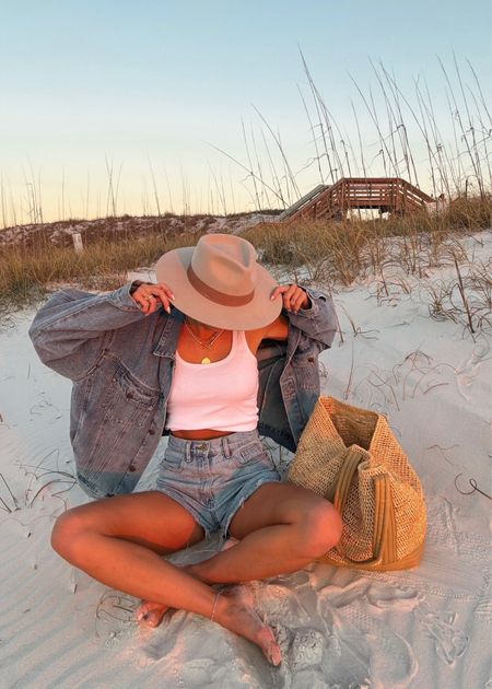 casual beachy style🌾🐚 love a denim on denim moment! My go-to minimalist outfit:) 

#LTKfindsunder50 #LTKSeasonal #LTKstyletip