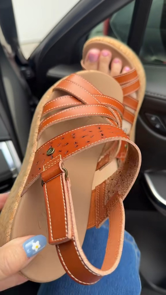 Skechers Arch Fit Beverlee 2.0 Vegan Wedges - Natural Era



#LTKootd #LTKMothersDay #LTKgrwm