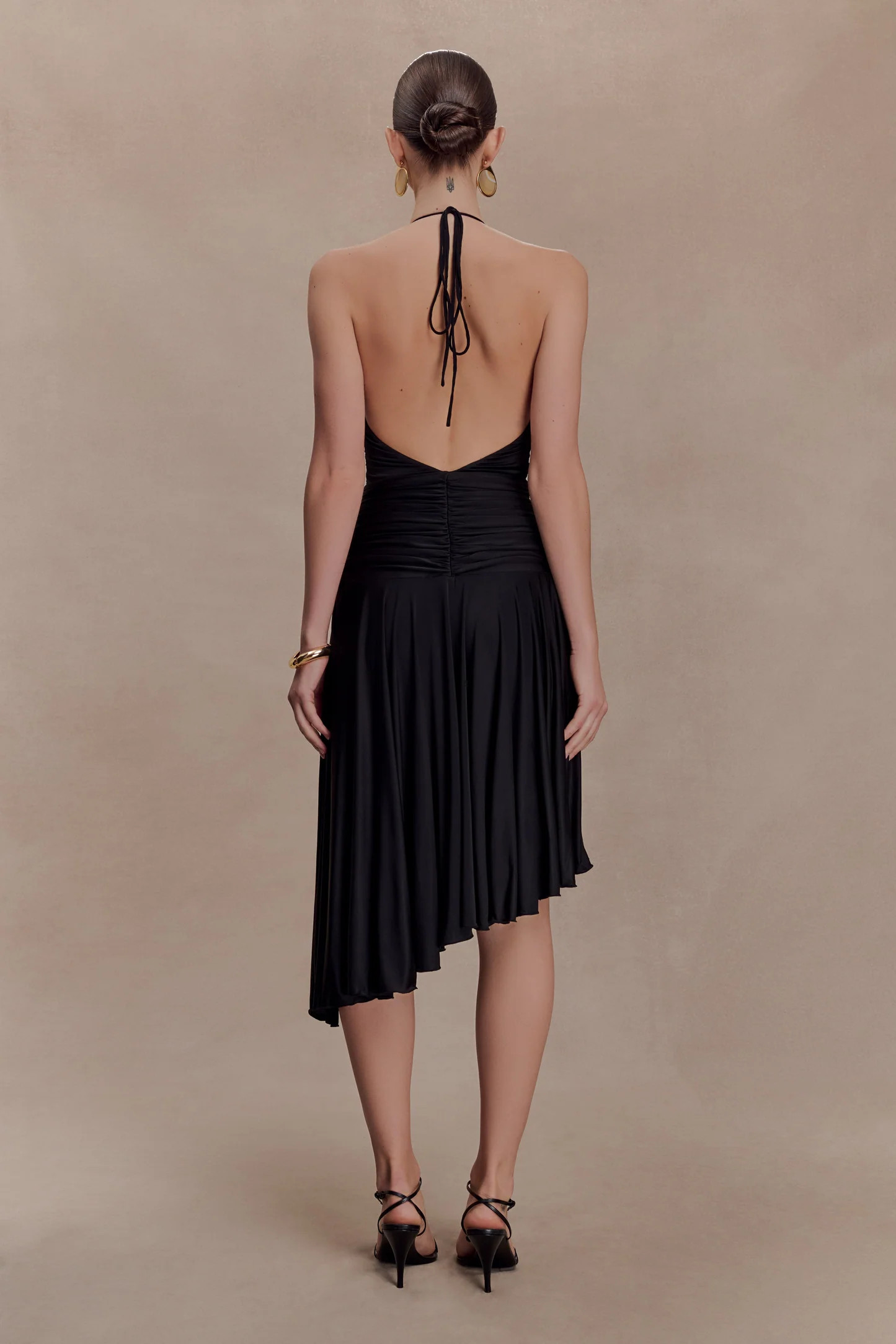Asymmetric Slinky Midi Dress - Black | MESHKI US