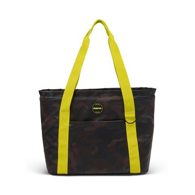 Igloo Sport Tote 26 Cans/18 qt Soft Side Insulated Cooler - Black Camo | Target