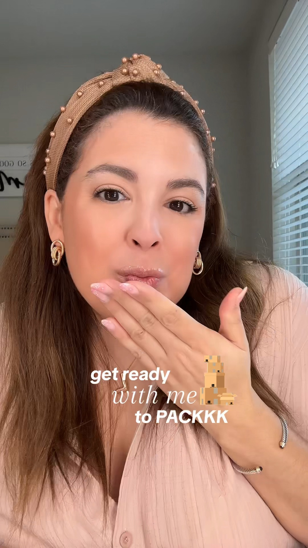 sharing my essentials that stay on all day long so I can make content AND pack these boxes! 

#LTKitbag #LTKVideo #LTKbeauty