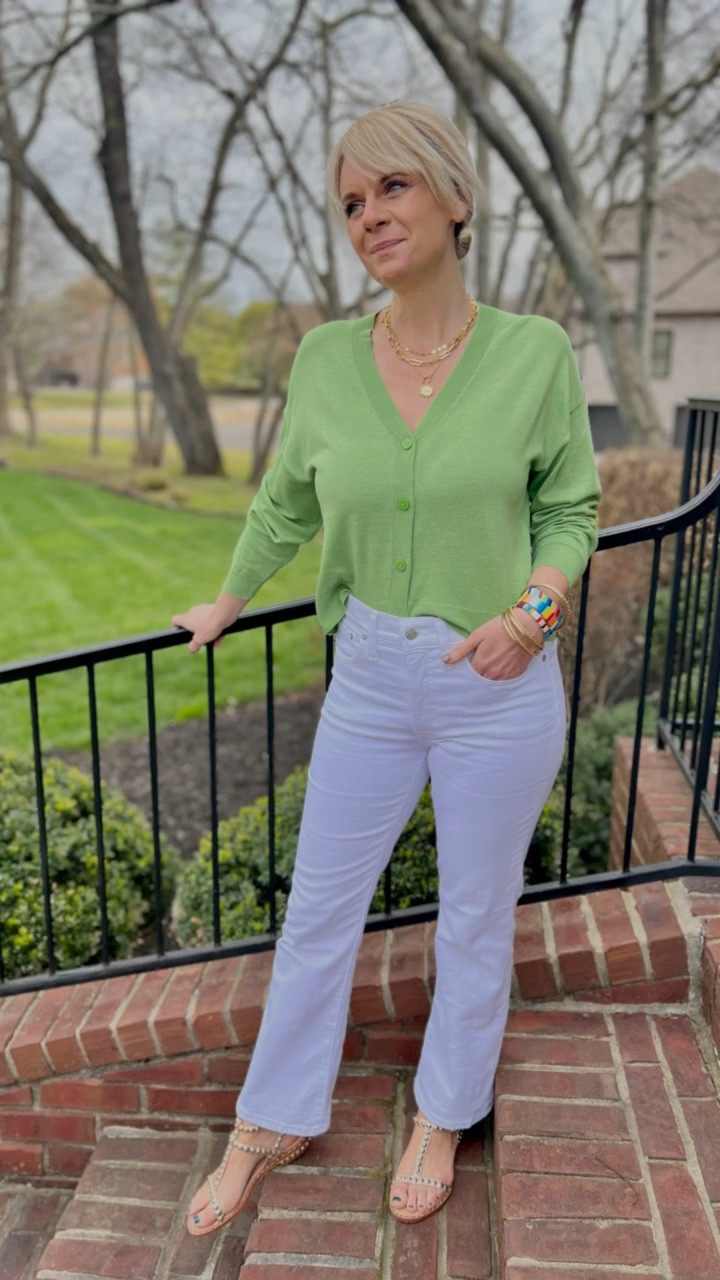 🌸Spring Capsule Styled Looks🌸

Day 4 ~ Love the green cardigan in this collection paired with the white jeans!

#LTKshoecrush #LTKstyletip #LTKSeasonal