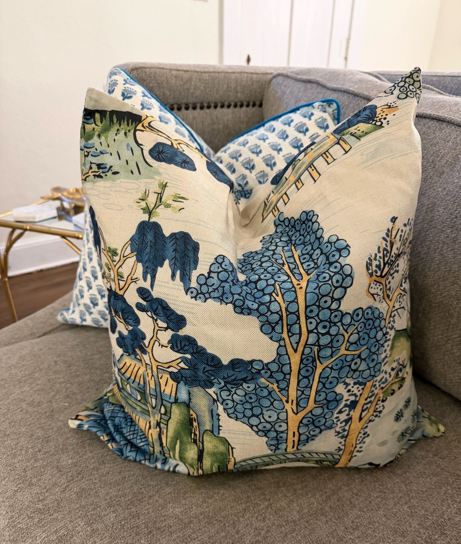 Obsessed with my new Amazon pillows!! 

Chinoiserie, Amazon, Amazon finds, Amazon pillows, pillows, pillow covers, home, home finds, blue and white

#LTKHome