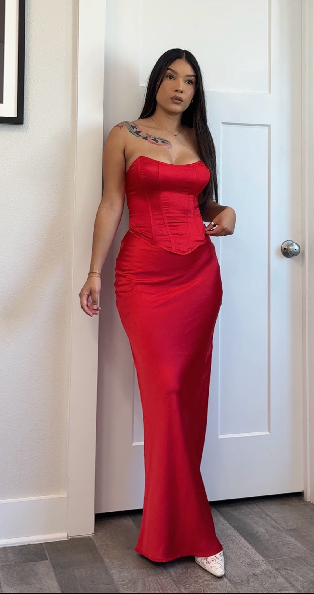 XS ♥️ 
• 
#valentinesdayoutfit #outfitinspo #redoutfit #datenightoutfit 