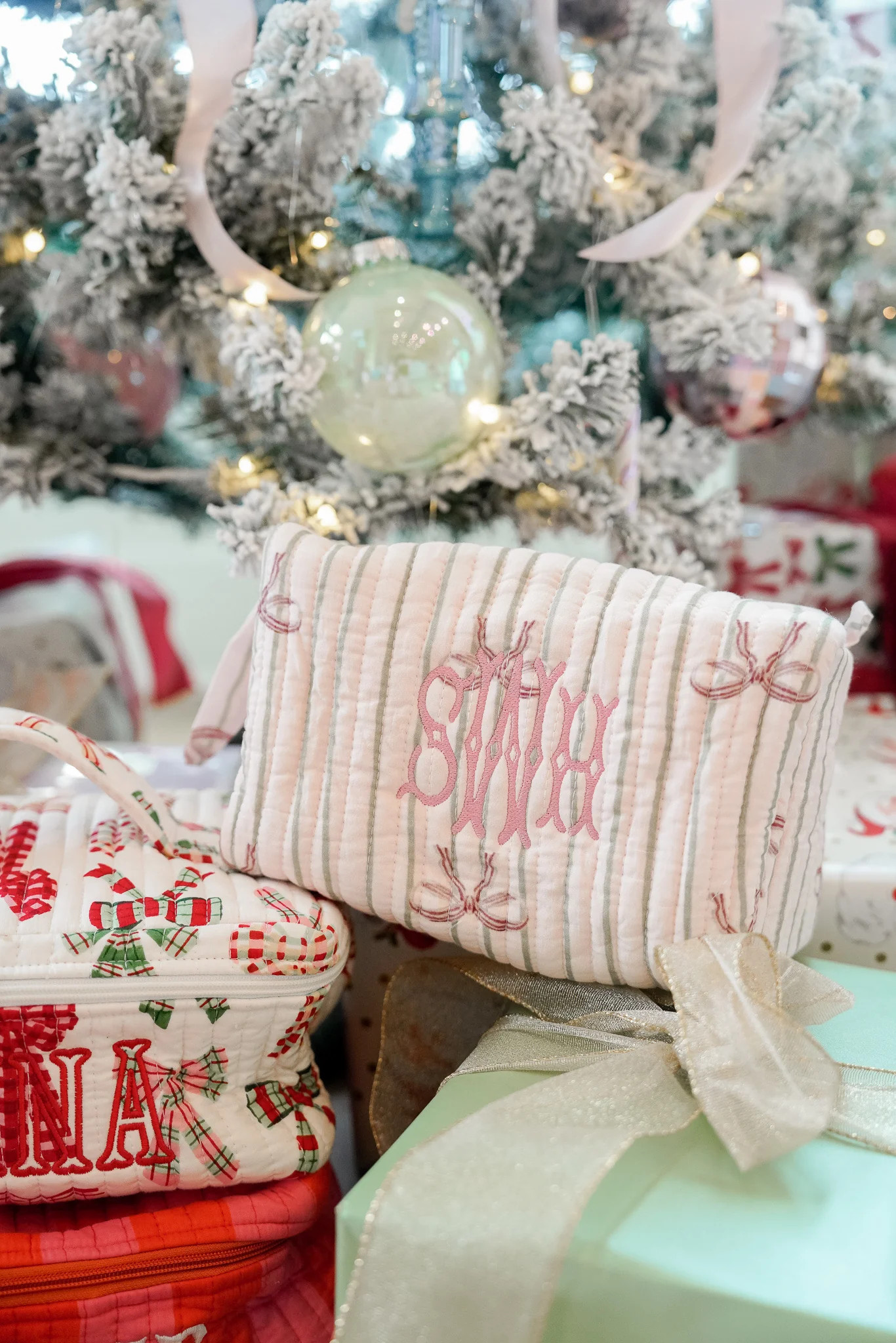 Quilted Makeup Bag - Holiday Collection | KenzKustomz