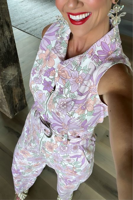 Retro floral jumpsuit!  I’m wearing a size XS for reference.  

#kbstyled #floralprints #jumpsuit #jumpsuits 

#LTKfindsunder100 #LTKover40