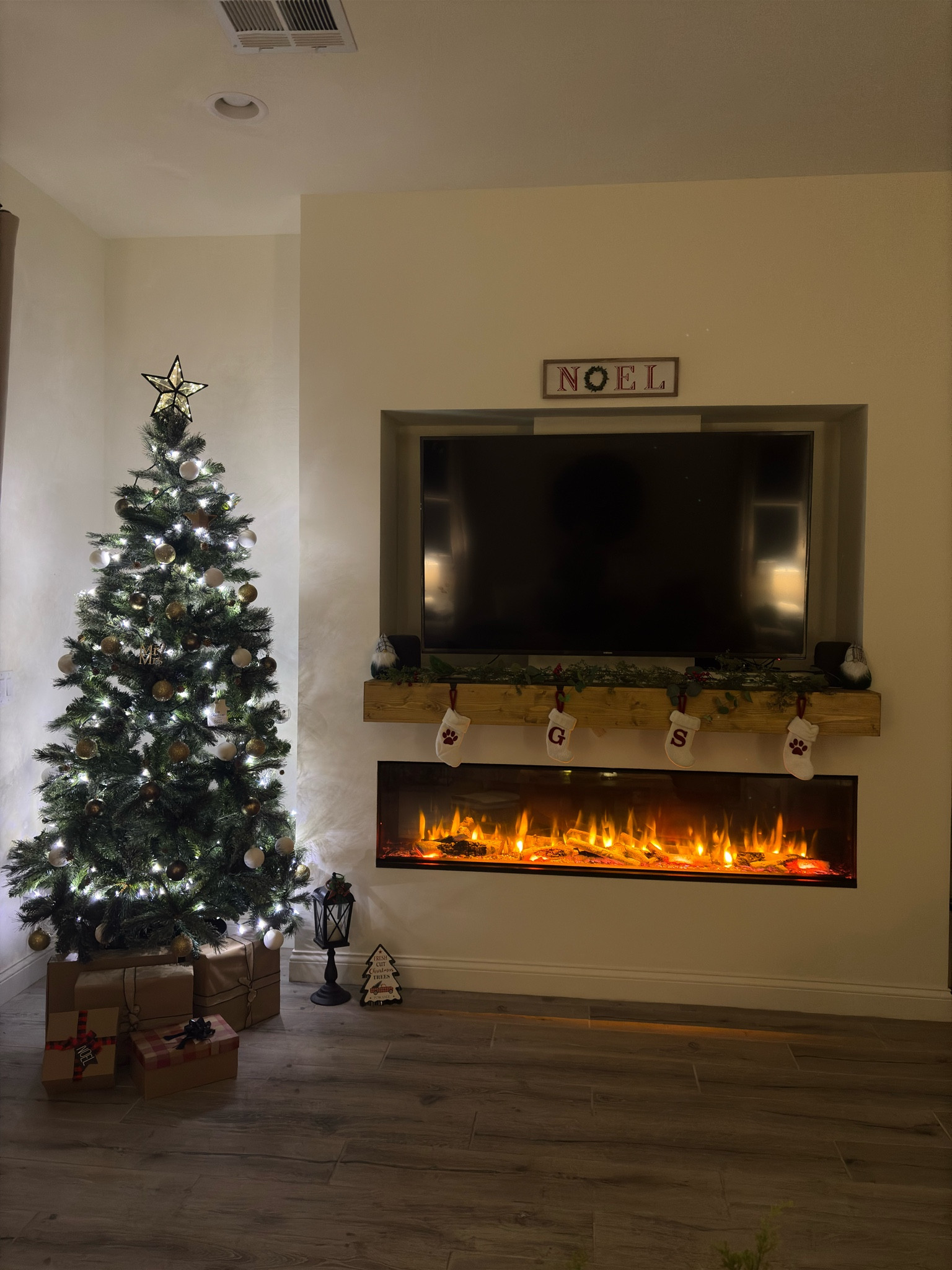 Fireplace Mantle 
Under $150 #sale


#LTKHome #LTKSaleAlert #LTKHoliday