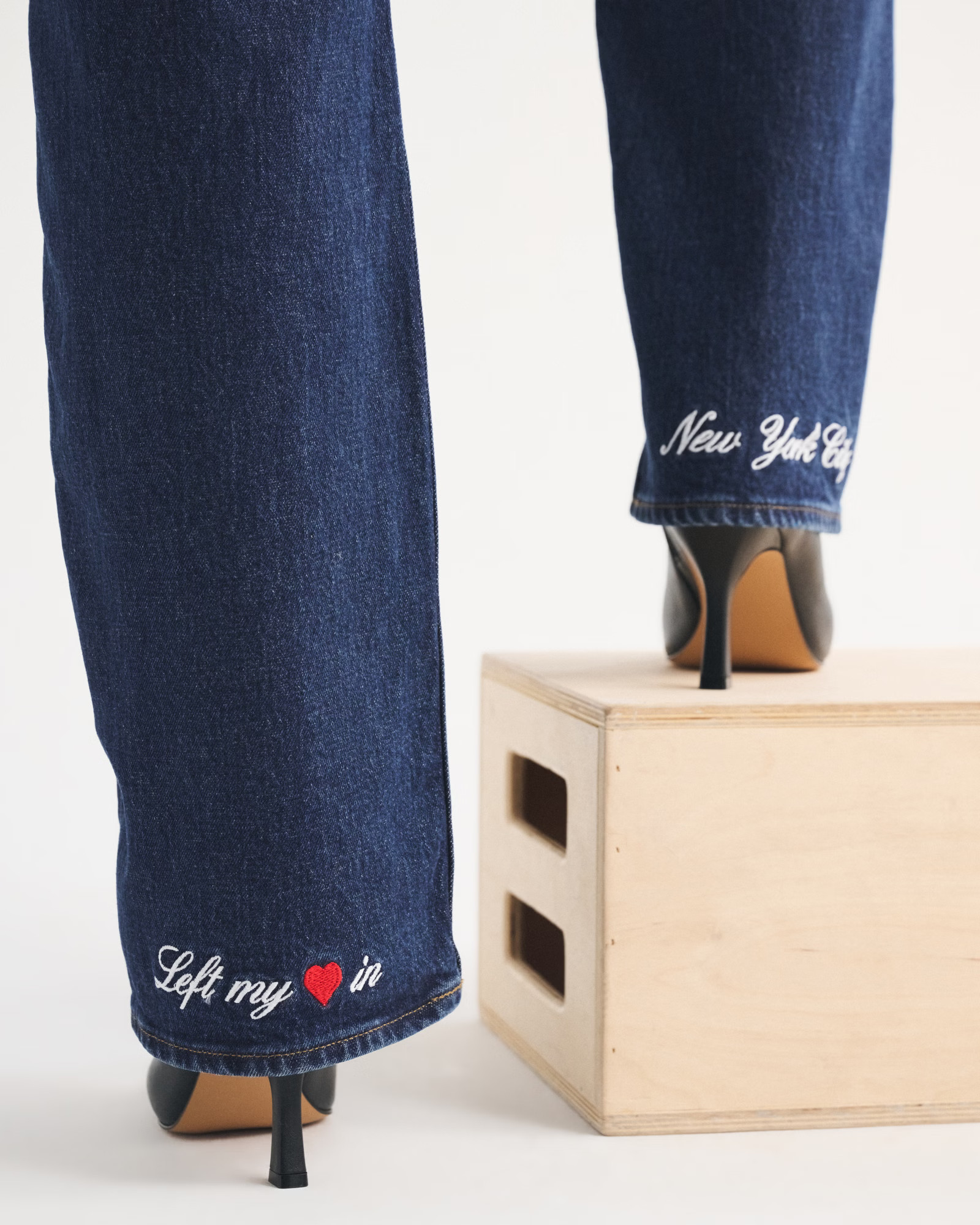 Low Rise 90s Relaxed Jean | Abercrombie & Fitch (US)