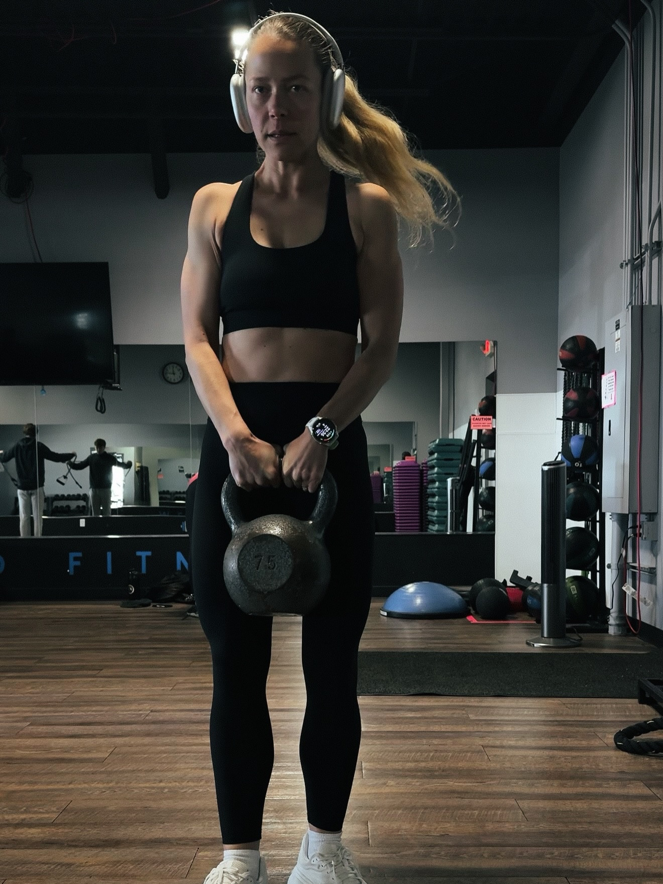 Okay so last year I did zero strength training. Like literally zero. 😅

And I paid for it with multiple injuries that had me questioning everything. But here I am, coming back, and this time I’m doing it differently.

If I want to hit my goals, a stronger 10K this summer, a faster half marathon, and eventually a marathon, I can’t just run and hope for the best. Strong legs have to be part of the plan.
So I added strength training. This is week 5 of my @runna “Back After Injury” plan and today’s session was called “Race Day Focus” which honestly felt very fitting. 

Why runners actually need strength training 👇
✔️ Injury prevention (learned that one the hard way)
✔️ Better running economy
✔️ More power when it counts most

Fueled by @drinkmagna electrolytes and my @garmin keeping track of everything. 🖤

Anyone else skipping strength training and pretending it’s fine? 😂

#running #strengthtraining #backafterinjury #runnersofinstagrm #10ktraining 

womenwhorum 10ktraining halfmarathontraining marathontraining injuryrecovery runnersofig garmin strongerrunner fitnessmotivation