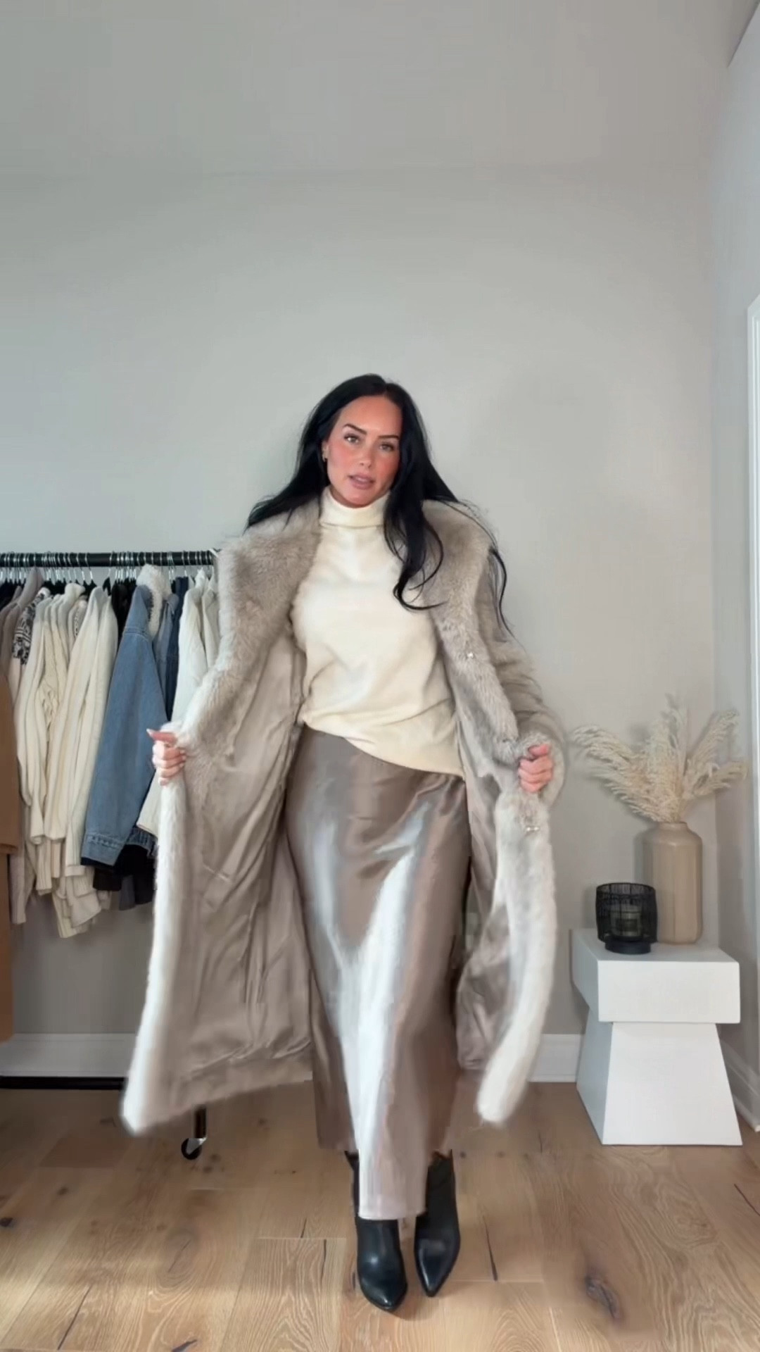 Cozy luxe holiday style with Aritzia classics ✨

 @aritzia #aritziapartner
My Sizing 5'7, 145lbs, 32dd





#LTKgrwm #LTKWorkwear #LTKHoliday