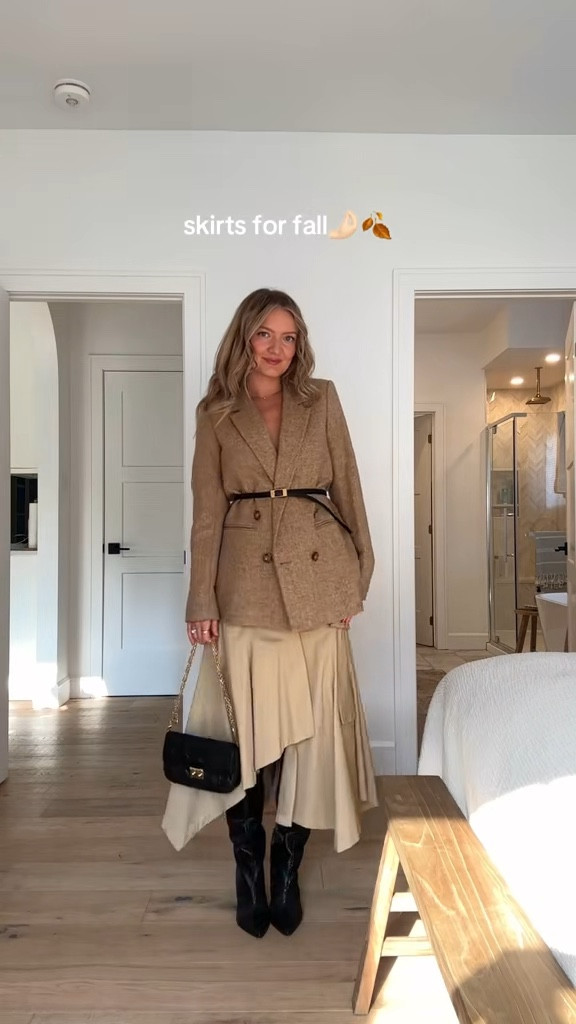 linking everything I can!! 🫶🏻
outfit 1: sweater size small, skirt size US 4, boots size 8 (all TTS)
outfit 2: blazer size US 4, skirt size XS 
outfit 3: sweater size small, striped shirt Zara (can’t link), skirt size small 
outfit 4: sweater size XS, skirt size small

#LTKcanada #LTKautumn #LTKstyletip
