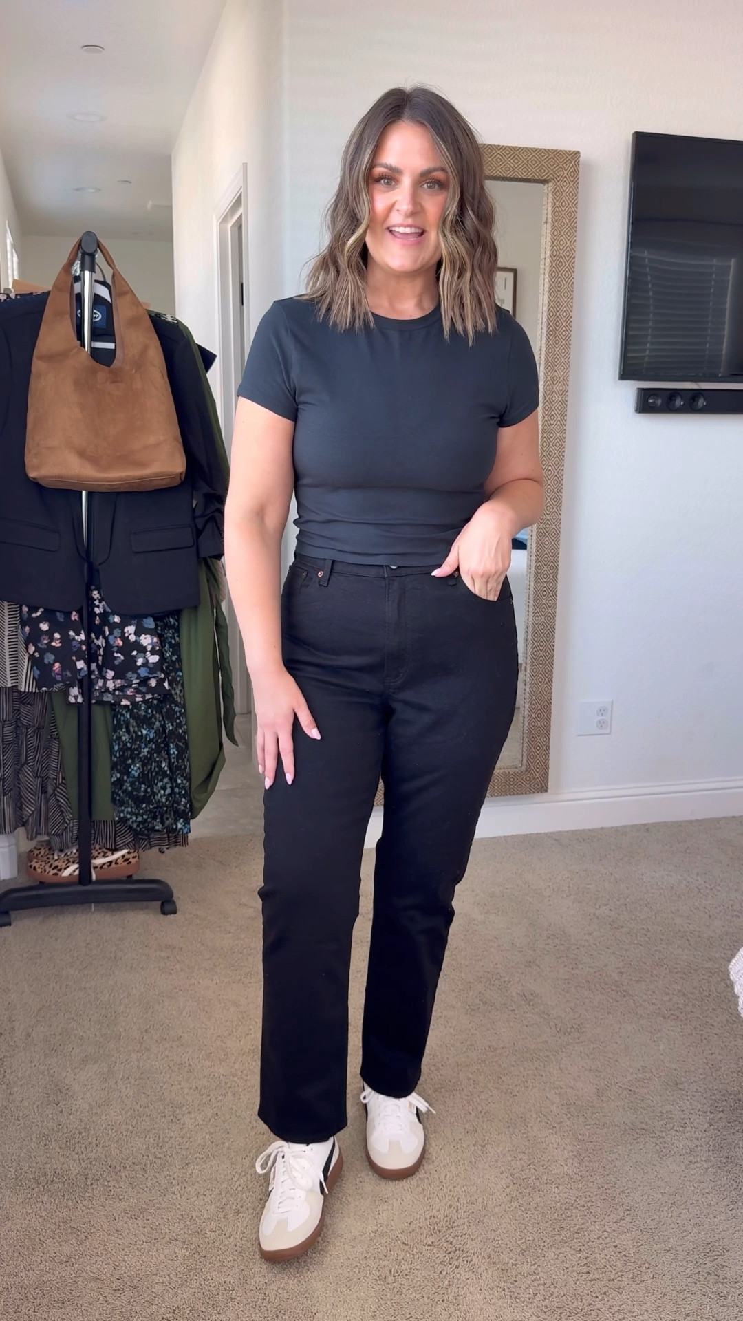 Curve Love Ultra High Rise Ankle Straight
Abercrombie Jeans try-on

31 long 
**if you carry your weight in your midsection, do regular fit instead of Curve Love
Tshirt, large
Sneakers, 10 (true size)

Midsize, denim haul, closet staples

#LTKMidsize #LTKFallSale #LTKFindsUnder100