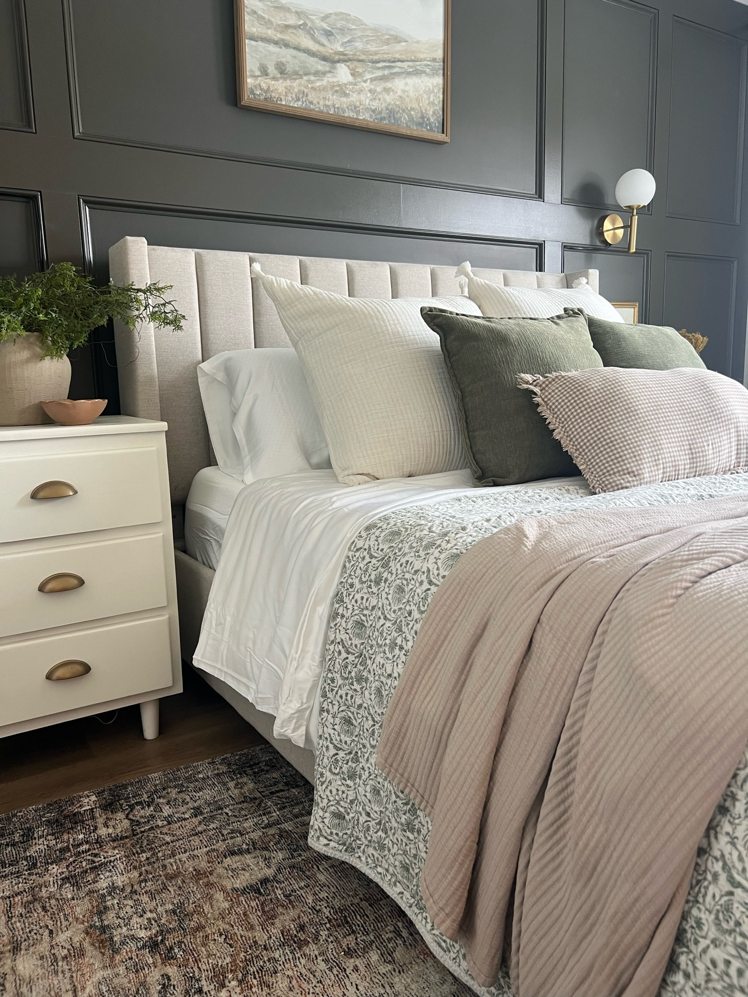 Wayfair’s WAYDAY sales are starting off strong with my bedframe! Y’all sell this out all the time so grab it before it’s gone! 