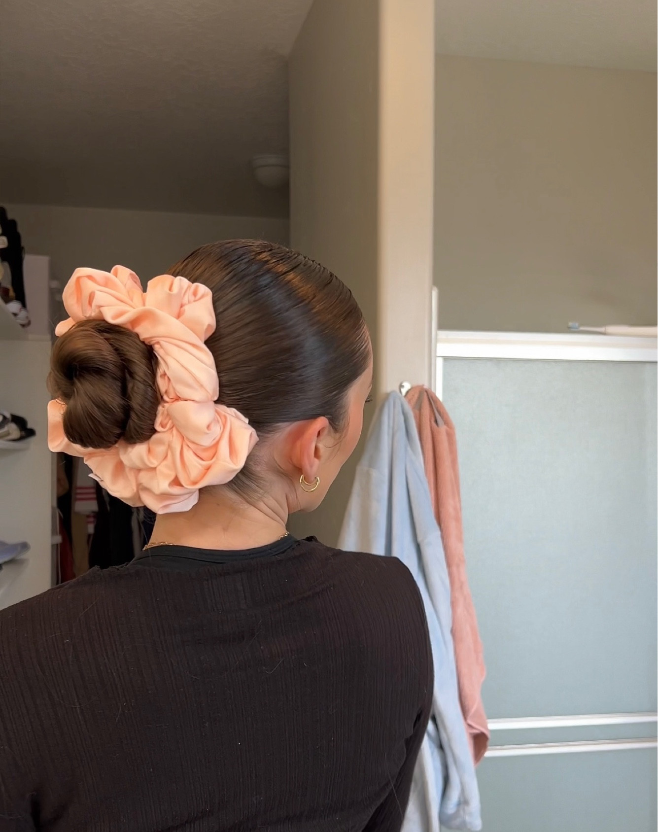 jumbo scrunchie is cove accessories but i can’t link here so added some cute amazon ones instead 

#LTKstyletip #LTKSeasonal #LTKActive