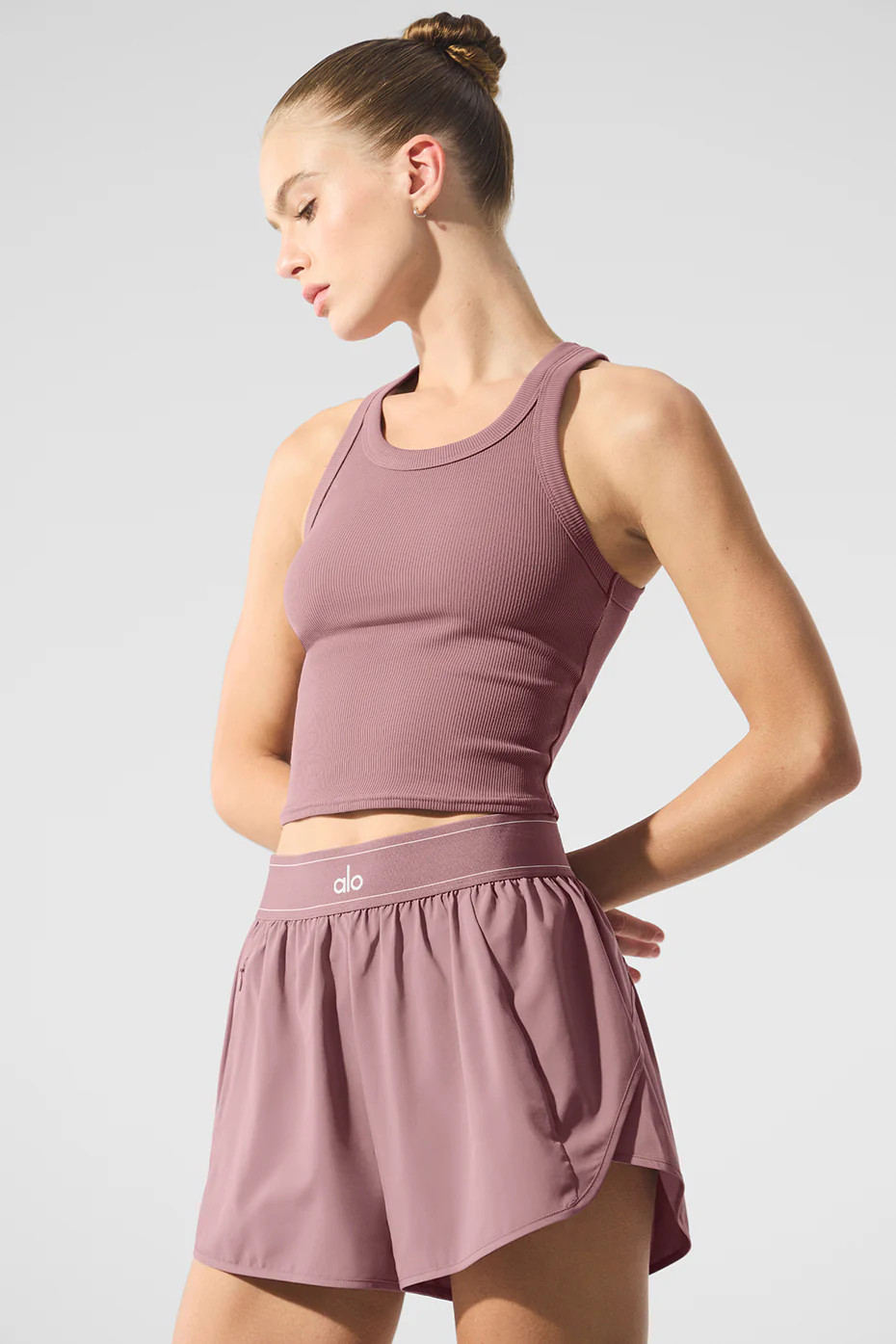ALO | Goddess Ribbed Go-To Tank Top in Smoky Quartz Brown, Size: 2XS | Alo Yoga (US)