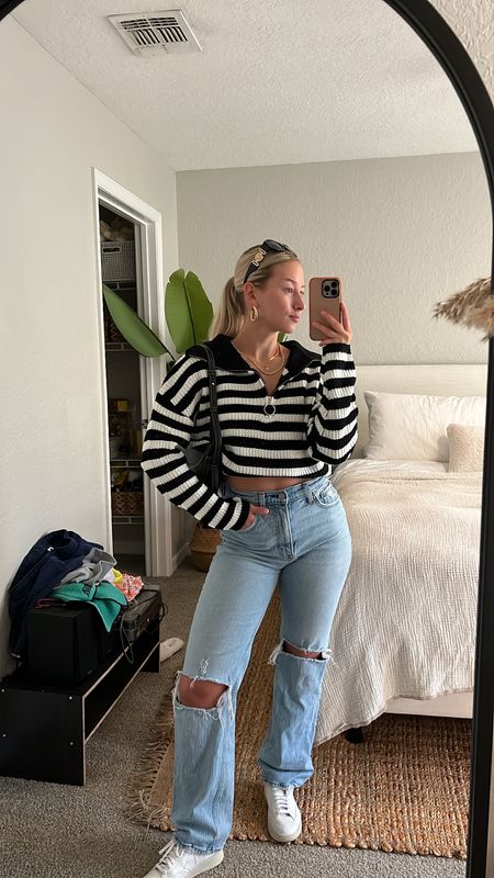 Striped sweater, Abercrombie jeans, Abercrombie style, striped crew sweater, all white sneakers, veja sneakers, winter outfit, winter fashion, winter style, winter fashion trends, fall style, fall outfit, fall fashion trends