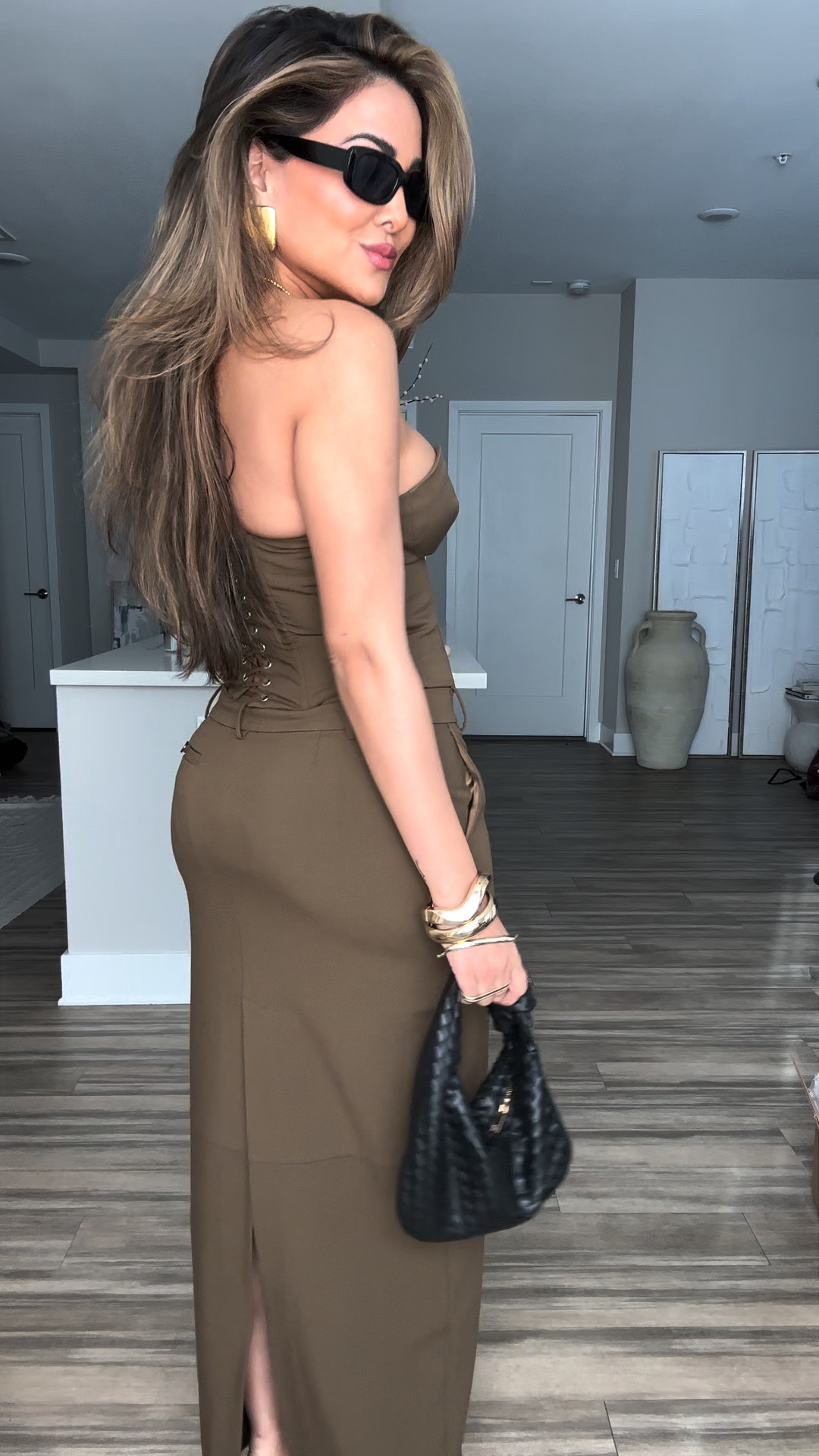 GRWM: Styling My New Two-Piece Maxi Skirt Set 💫

• #todaysoutfit #outfit #fashion #styletips #outfitideas #grwm #fashionstyle #styling 


Outfit Breakdown:
set —  @revolve x @camilacoelhocollection x @camilacoelho 
earrings + gold short necklace — @aureum.collective 
long necklace — @anthropologie 
shoes — @aldo_shoes 
lips — @anastasiabeverlyhills 
bag — @showpo 
hand cuff — @juliavaughn 
sunnies — @amazonfashion (linked under my “shop Amazon 2” highlight 
perfume — @yslbeauty

#LTKbeauty #LTKstyletip #LTKfindsunder50