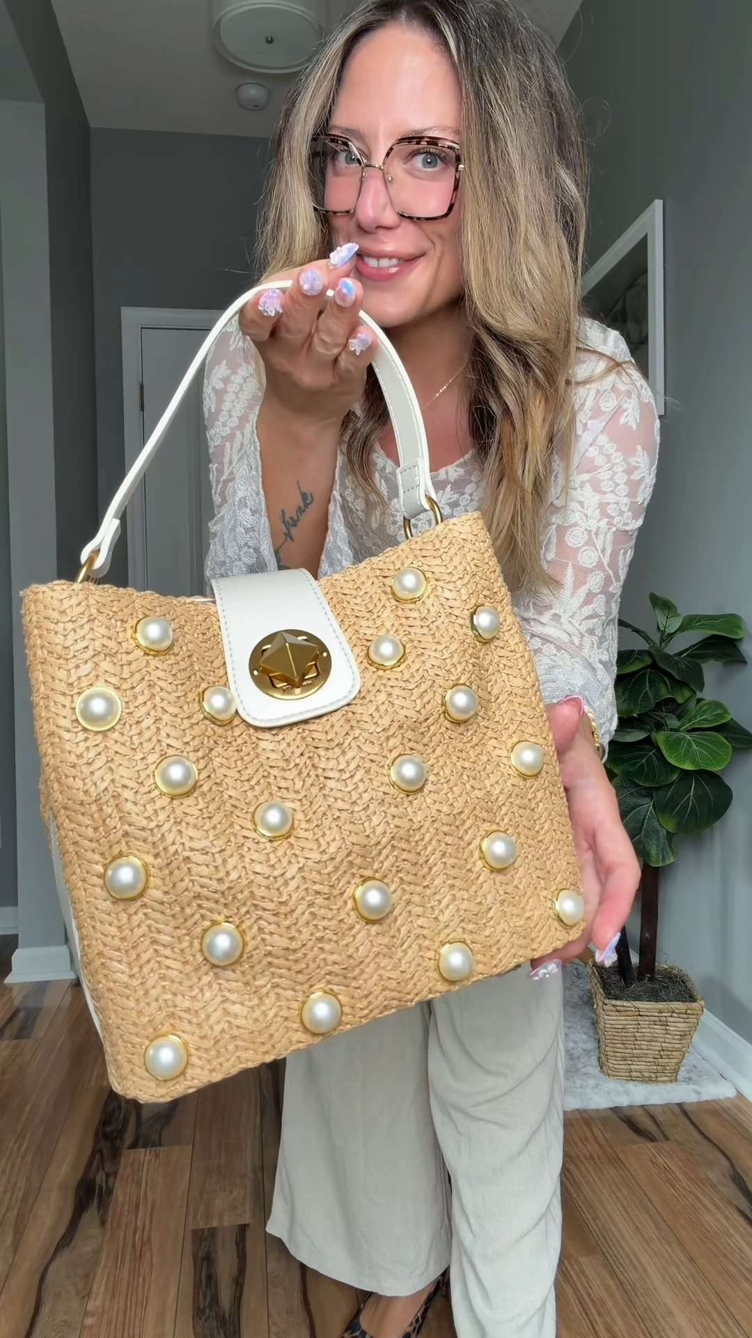 The raffia texture + pearls combo is actually adorable 😭✨

#LTKStyle #LTKBags #LTKFinds #SoftGirlStyle #CasualChic #EverydayStyle #earnscommissions
 

 #LTKootd #LTKSeasonal #LTKTravel
