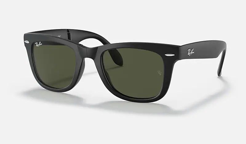 Lenses:  
             Green Classic G-15
             +   Frame: 
            Black | Ray-Ban (US)