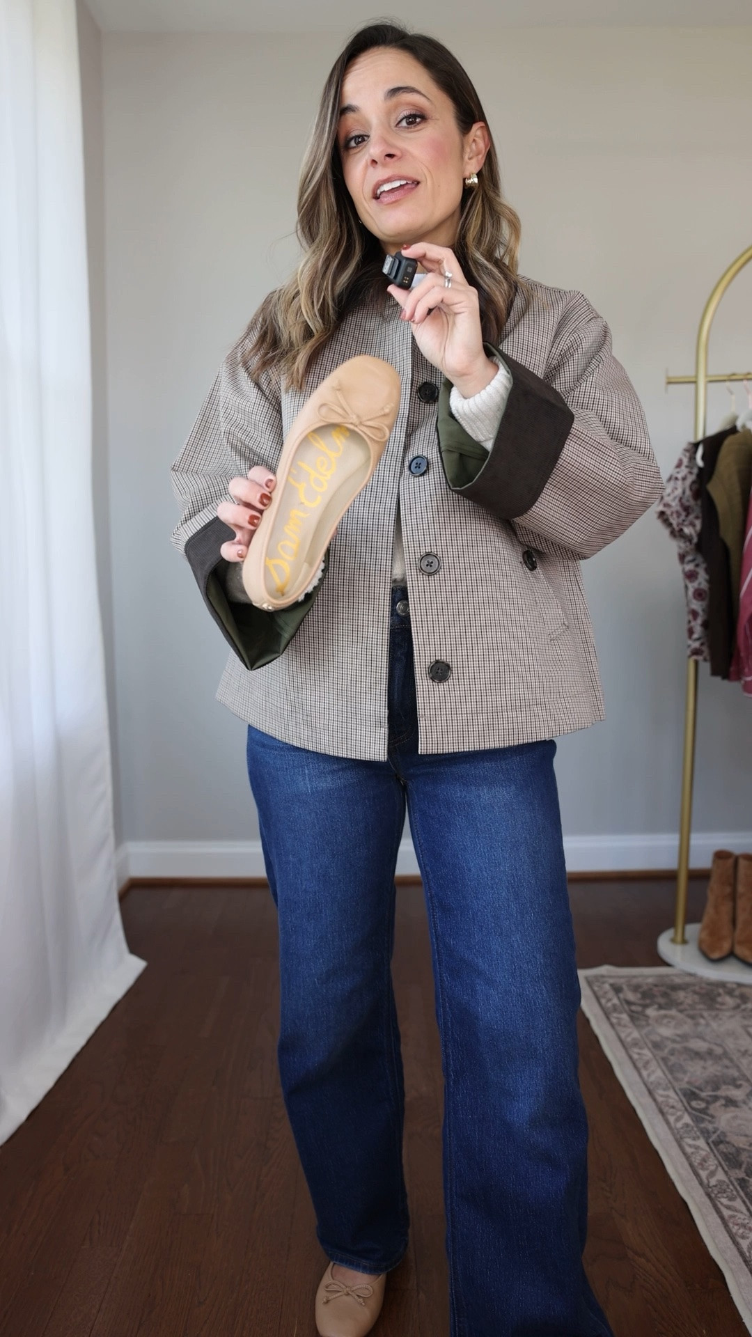 A look at my most worn ballet flats year round! I’ll continue to wear these through the fall season mixed with some of my dark brown options. 

Shoes: true to size 
Jacket: xxs - runs large 
Sweater: xs in speckled beige 
Jeans: 24 short in stormy blue (28” inseam, 26” inseam in extra short) 

Fall shoes, fall outfits

#LTKPetite