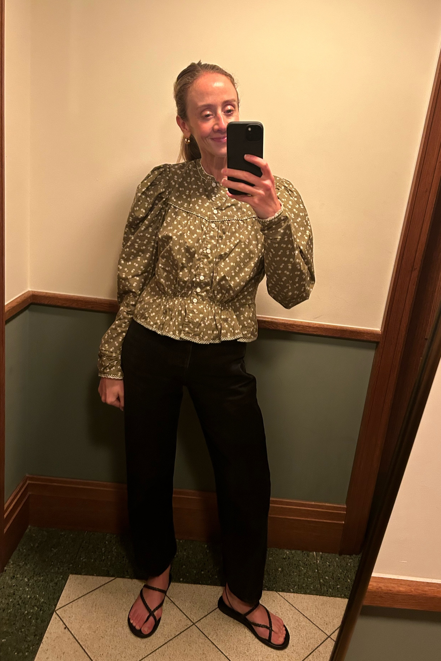 Nice top and jeans 

#LTKstyletip #LTKuk #LTKeurope