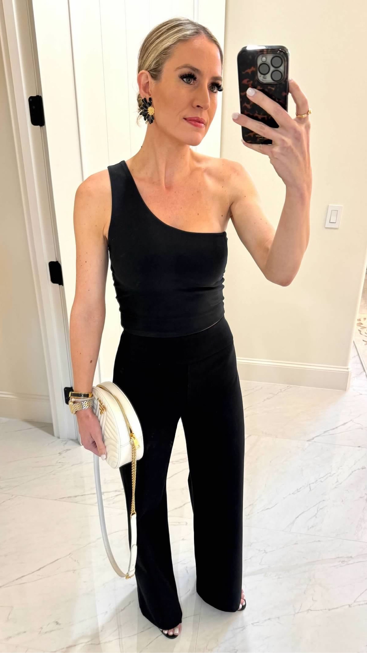 These pants and my favorite skorts are 40% right now! They’re a classic, flattering style and super chic!!

And this one shoulder (work out top) is 25% off!!

#everypiecefits

Work wear
Date night outfit
Slacks
Work pants
Dressy pants
Dinner outfit 
Work to dinner
Happy hour outfit

#LTKover40 #LTKsalealert #LTKworkwear