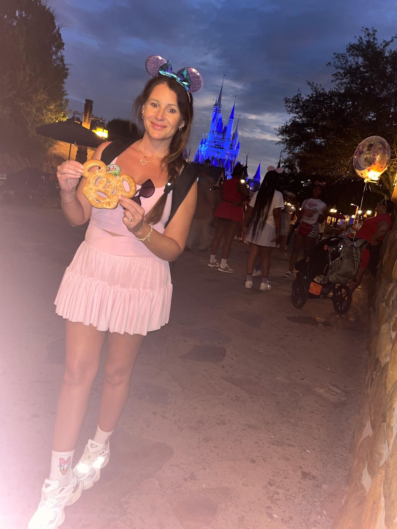Disney outfit; bubblegum pink outfit; pop flex ootd for Disney 