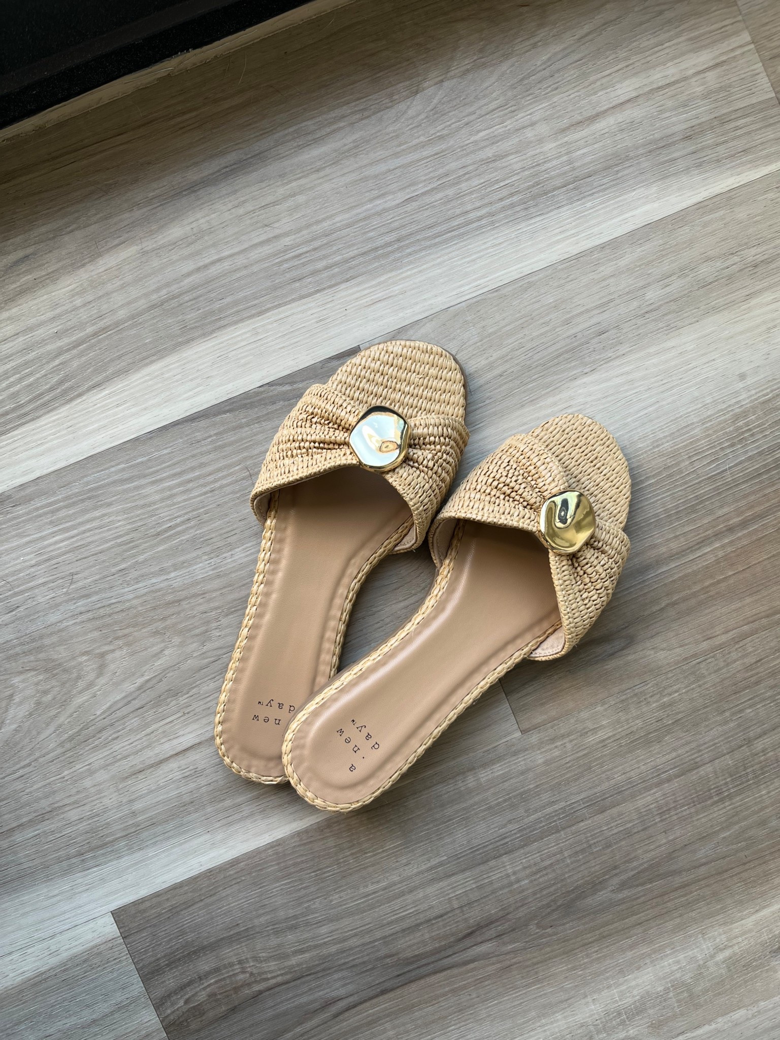 These $30 shoes are giving cult gaia and very good quality! 

Target finds, spring sandals, summer sandals, gold hardware, raffia 
