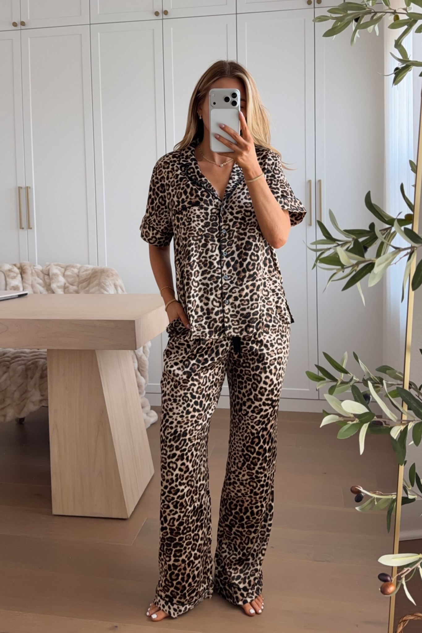 5’3 wearing a small short