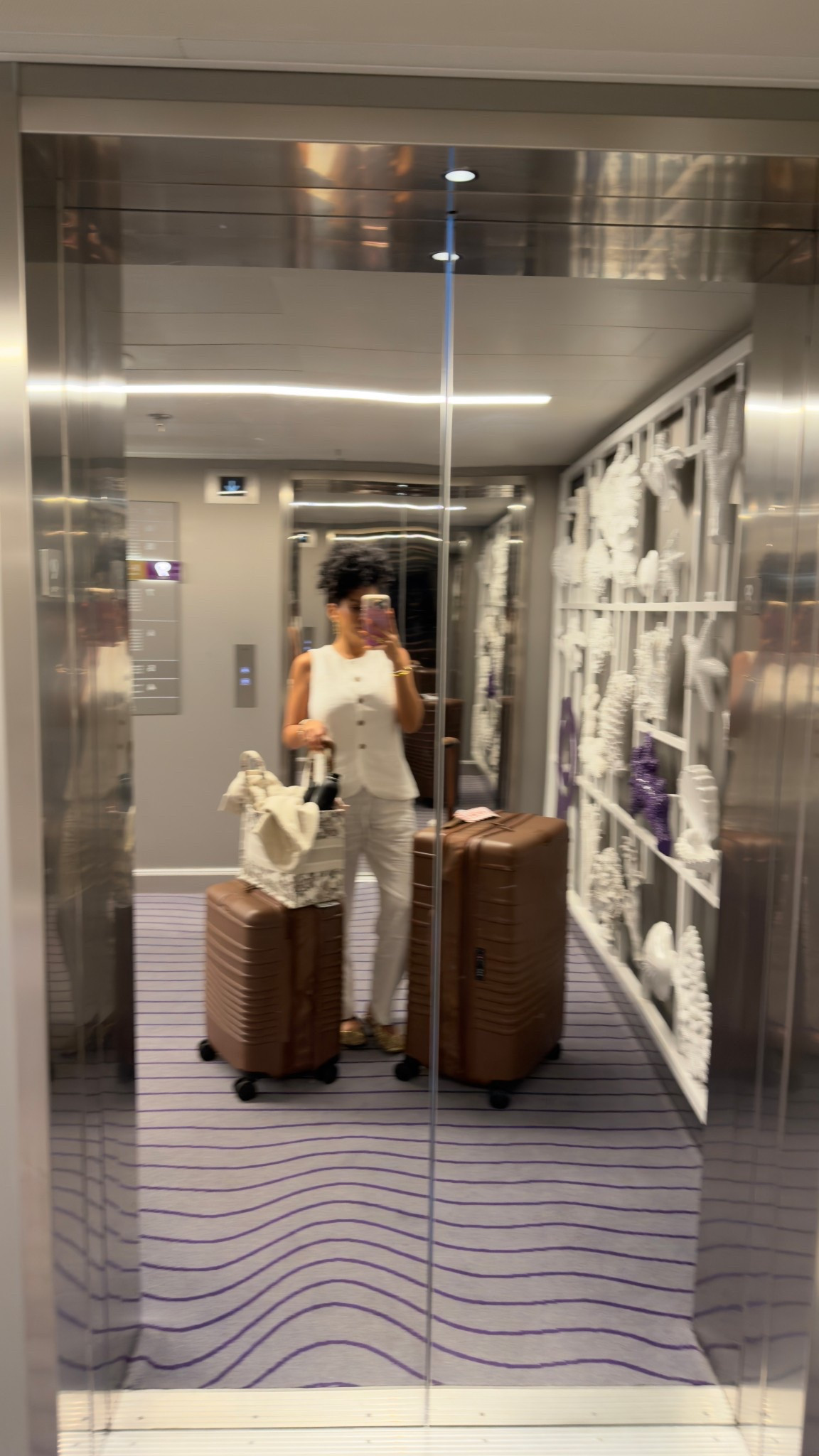 travel day but make it chic ✈️🤍🧳

#traveloutfit #airportlook #neutralstyle

#LTKstorytime #LTKootd #LTKdayinmylife