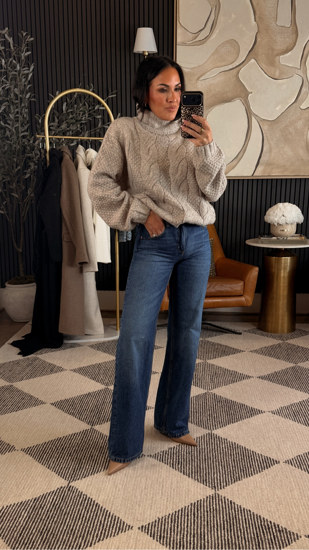 Cozy but still pulled together 🤍

Easy everyday pieces like this are exactly what I shop for during Boxing Day at @dynamiteclothing.

5’2” • 130 lbs • 25” waist • 34DD • wearing size small

#dynamitestyle #DynamiteClothing #EverydayStyle #CozyLooks #BoxingDaySale 