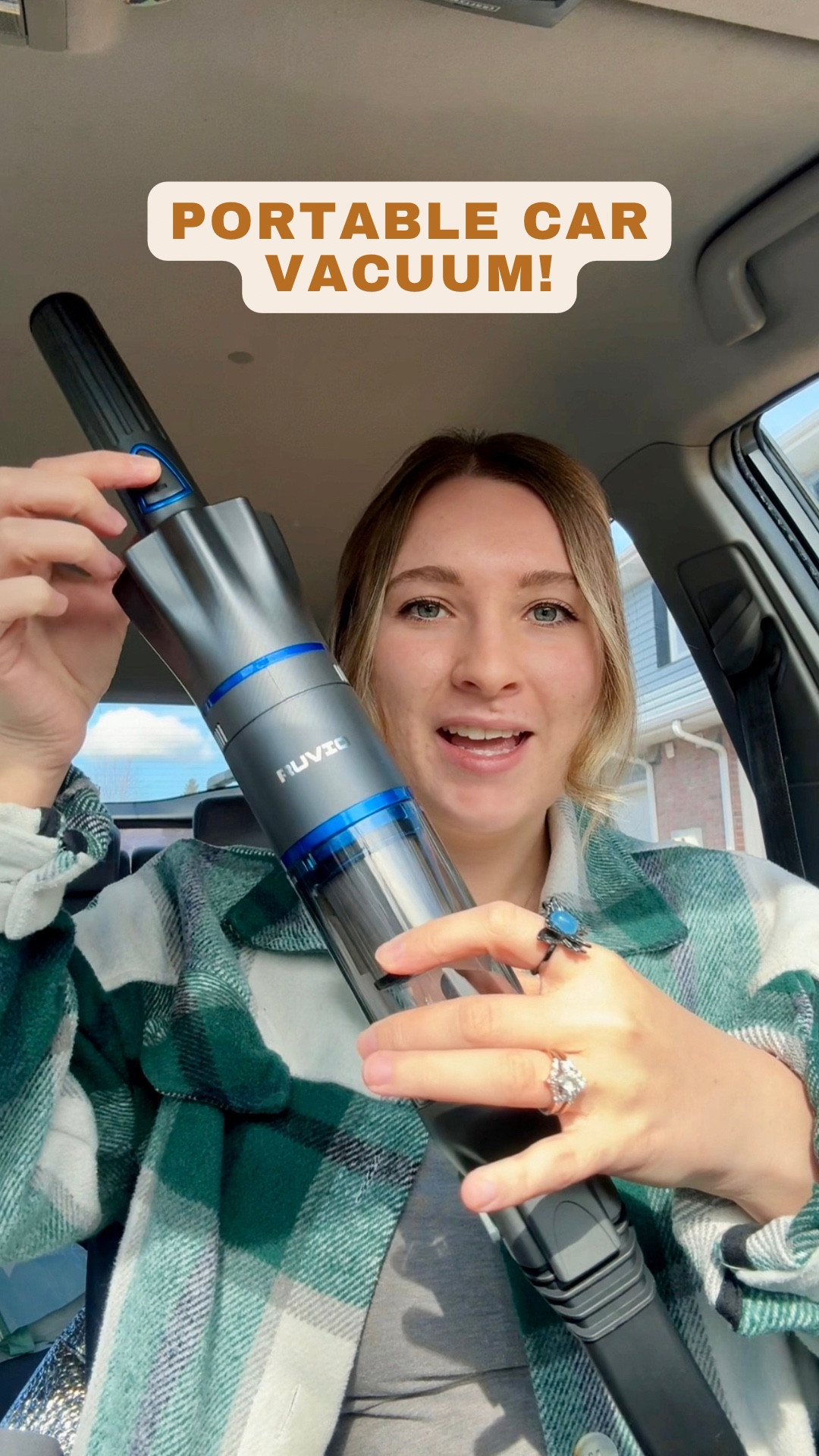 Having a mini cordless vacuum for your car helps keep it clean during all your travels🚗
#roadtrip #travel #car

#LTKTravel