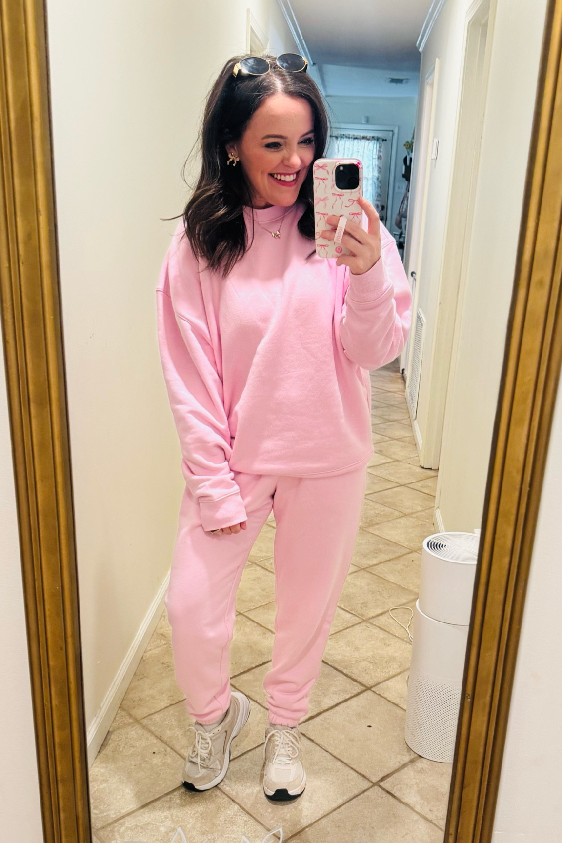 You’re kiddingggg me with this color! 😍😍 Nuuds Bon Bon sweat set! What is this MAGIC 😍😍😍

#LTKBeauty #LTKActive #LTKSeasonal