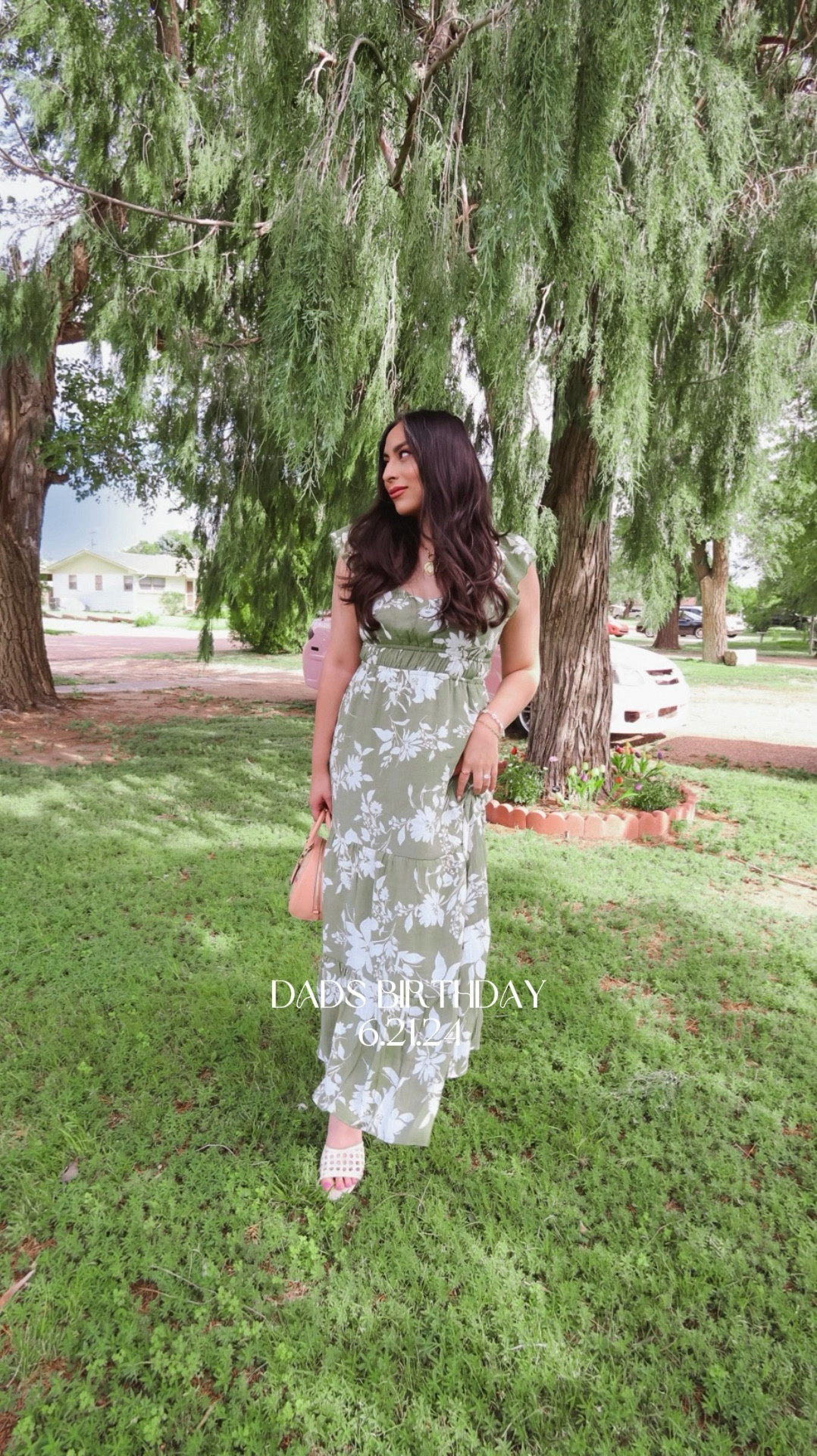 Heres a quick look into our Friday afternoon with my parents and husband for my dad’s birthday. We picked some peaches and berries from their trees and my husband cooked the carne asada and ended it with some delicious cake 🎂✨

#LTKVideo #LTKSeasonal