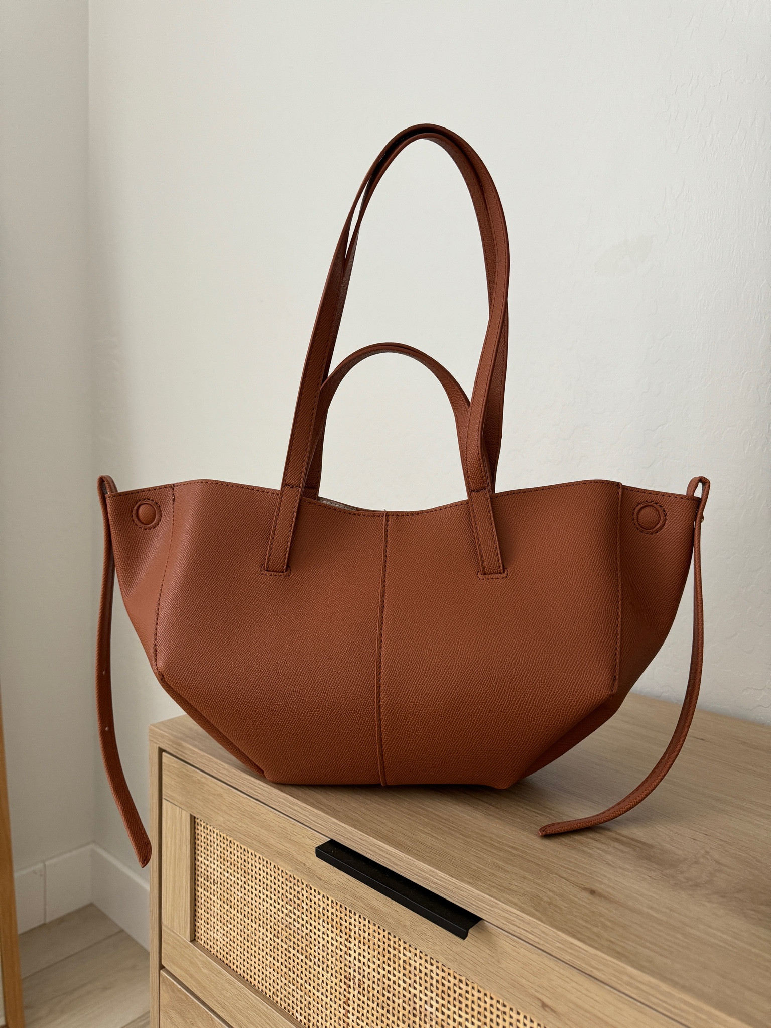 Beautiful amazon tote bag this is the size small which is plenty roomy for me. 
#amazon #handbag #totebag 

#LTKworkwear #LTKfindsunder50 #LTKstyletip