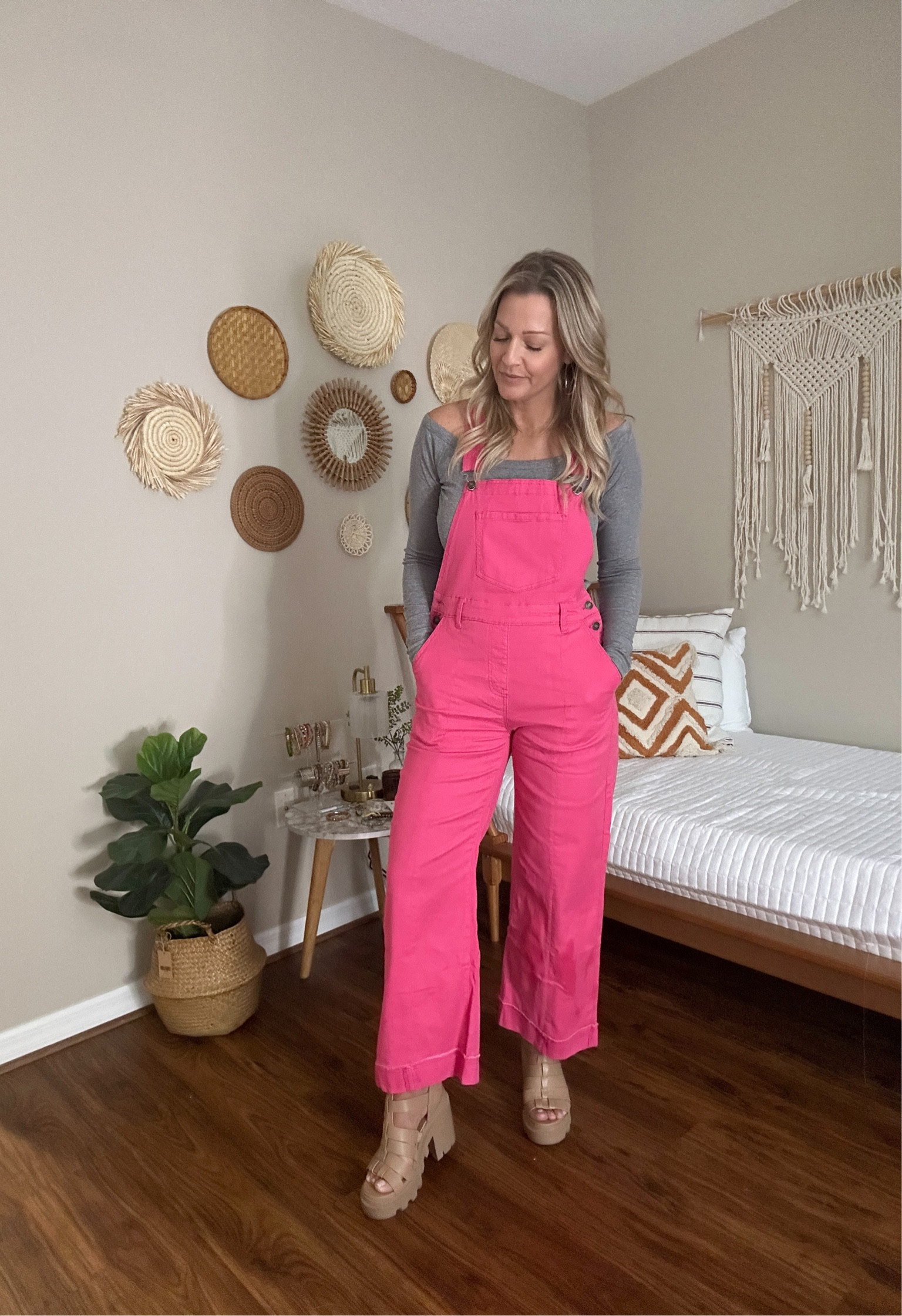 Overalls Small
Top Medium

#LTKfindsunder100 #LTKover40 #LTKfindsunder50