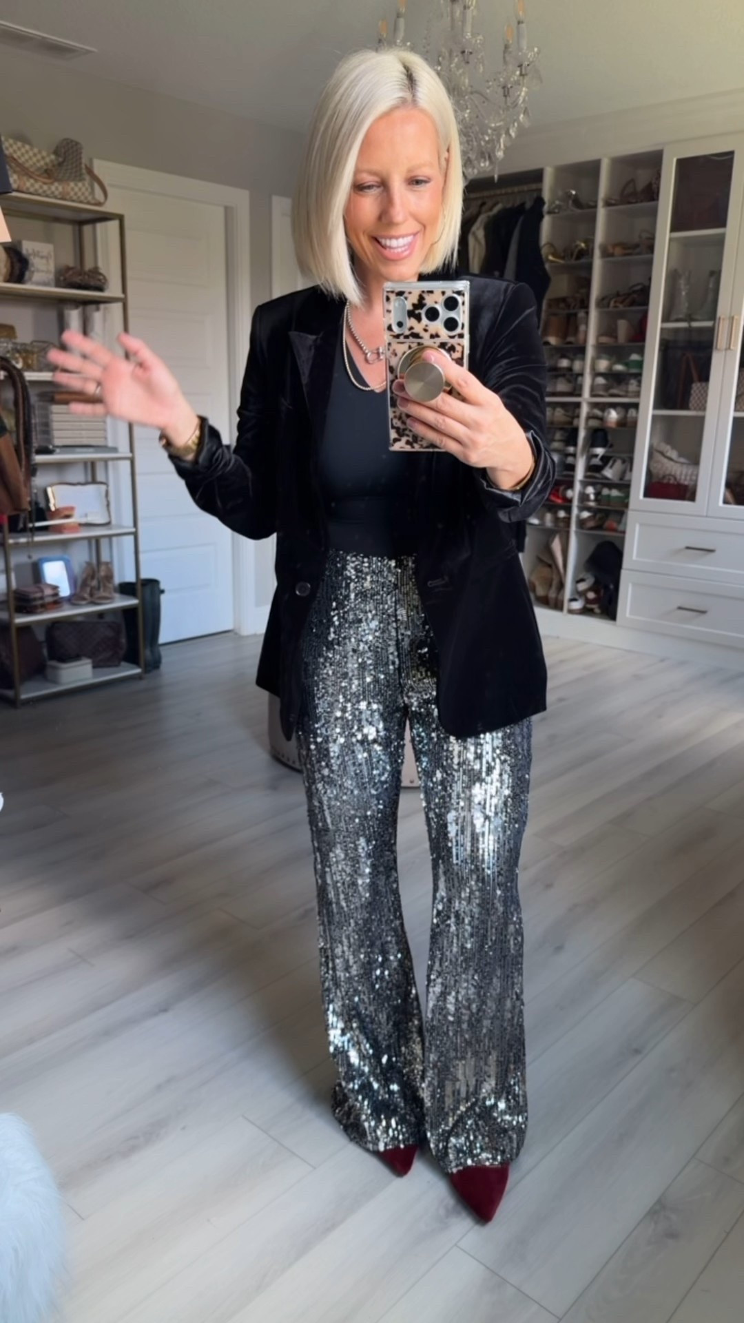 Walmart holiday haul!!! I’m loving all of the different textures and the ability to mix and match these pieces!!!! Grab them before they sell out!!!
⬇️⬇️⬇️
Wearing size small in everything except the sequin pants are medium!!



#LTKStyleTip #LTKFindsUnder50 #LTKHoliday