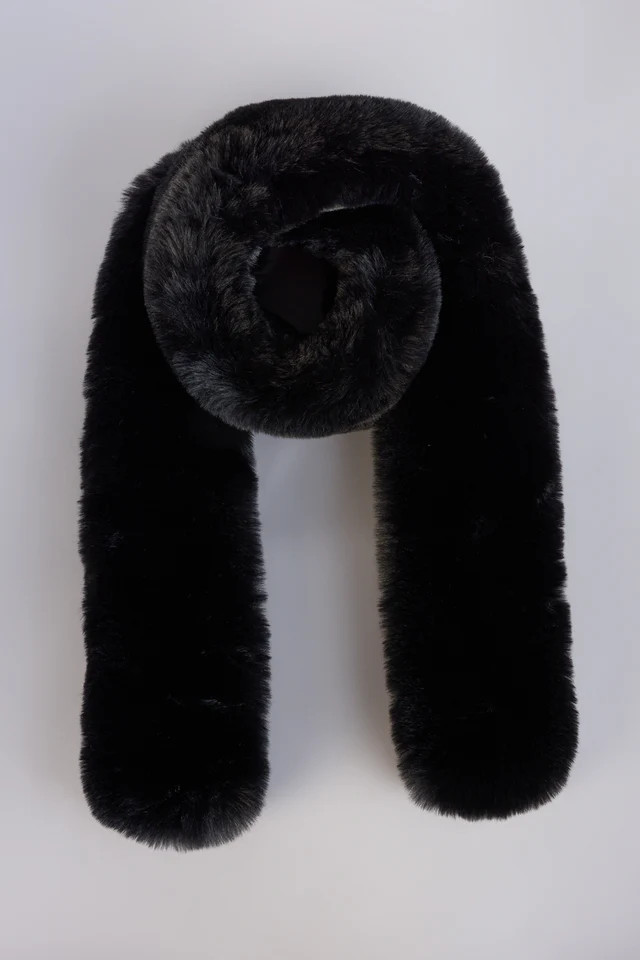 Snuggle Luxe Faux Fur Scarf | Windsor Stores