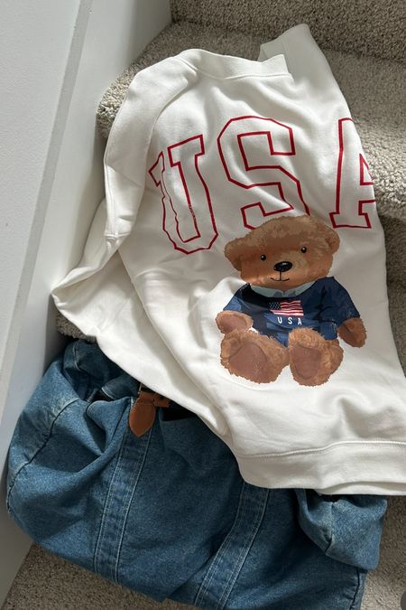 USA teddy bear crewneck 