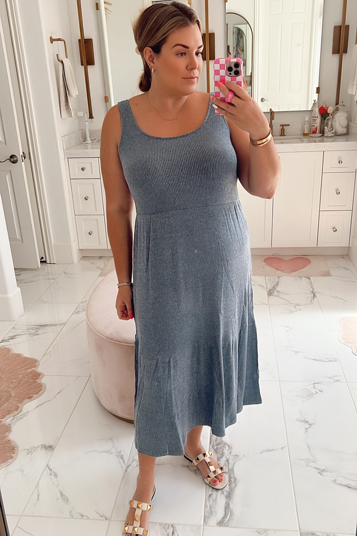 curvy summer washed blue maxi dress! wearing the size medium, runs big! size down 

#LTKunder50 #LTKcurves #LTKSeasonal