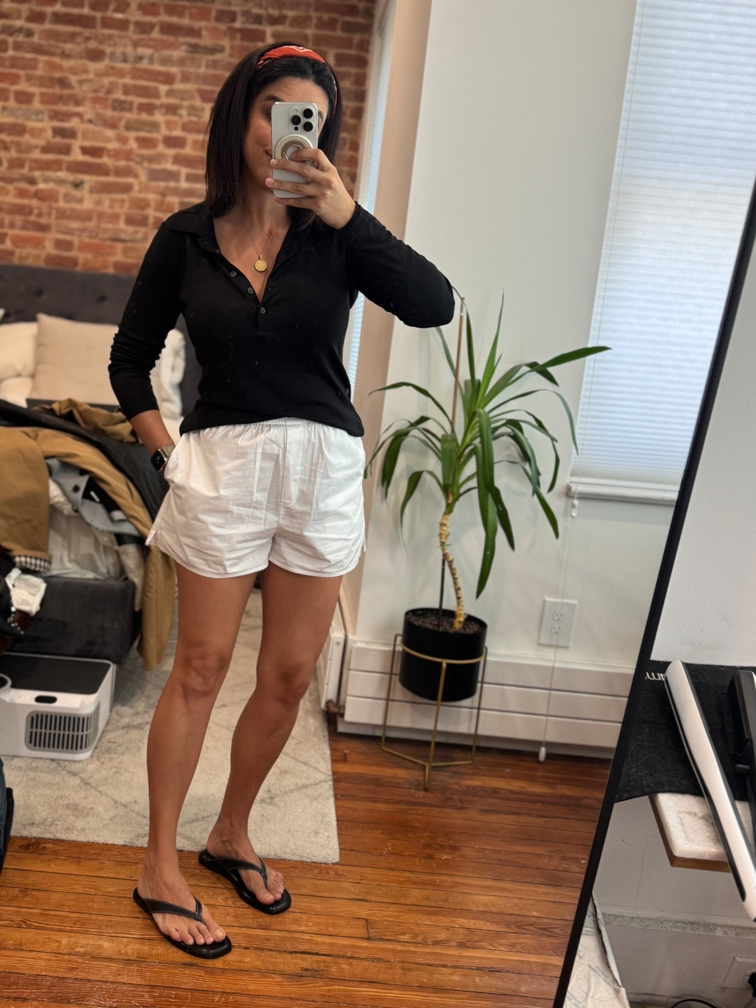 Small in top
Small in shorts
Flip flops run tts