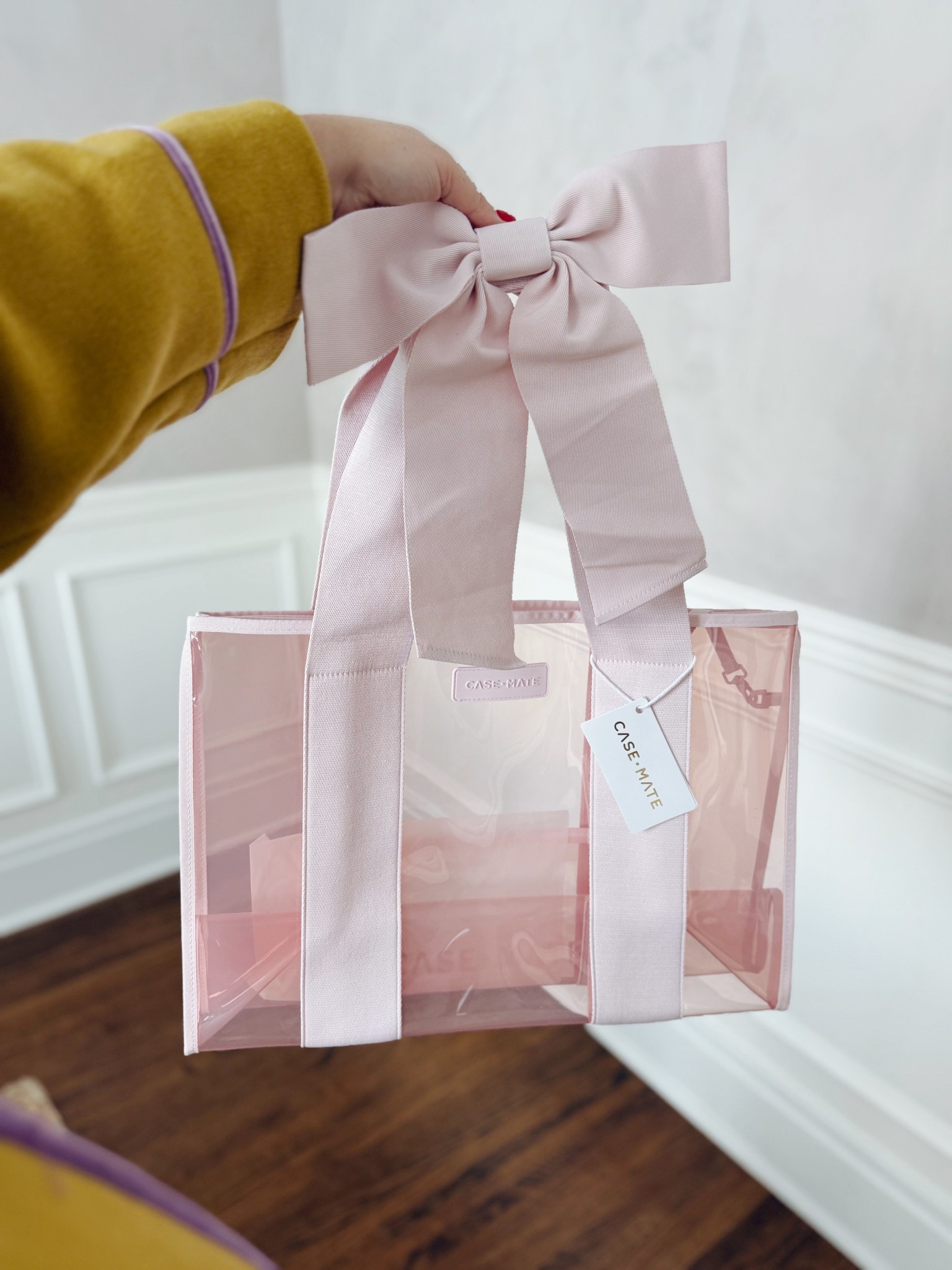 The cutest jelly tote, would make a great under $100 gift! 

#LTKHoliday #LTKFindsUnder100 #LTKGiftGuide