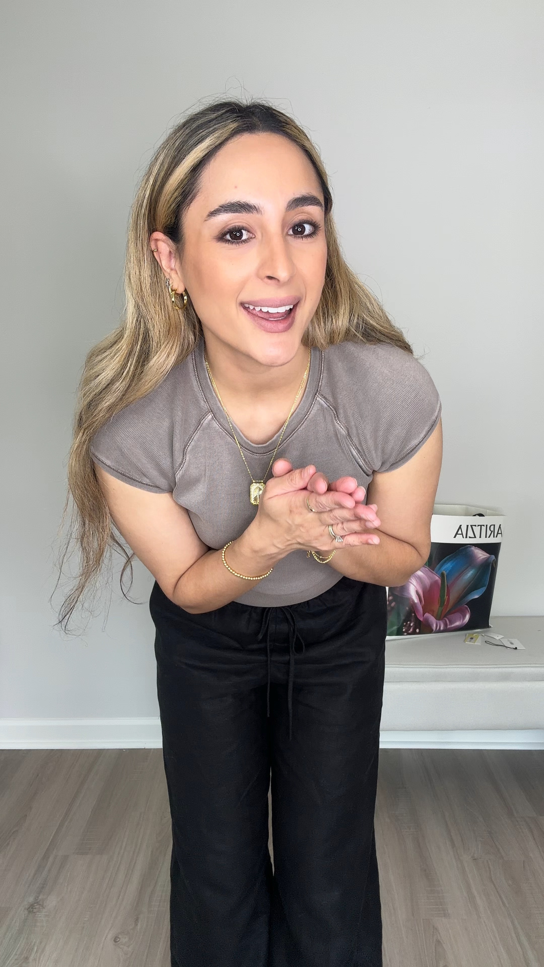 Aritzia Haul and try on #aritzialinen
#linenpants #aritziasweater #aritziacardigan