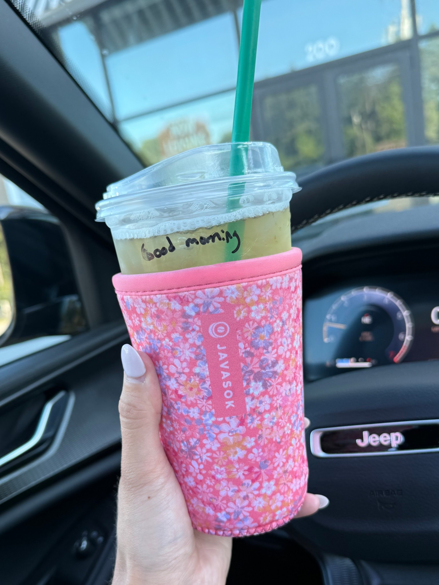 I’m obsessed with using this drink sleeve in the summer- keeps my drinks cold for hours & gets rid of the “sweat” all over your table or counter 🙌🏼💕 they have the CUTEST patterns and prints to choose from!


#LTKTravel #LTKSeasonal #LTKFindsUnder50